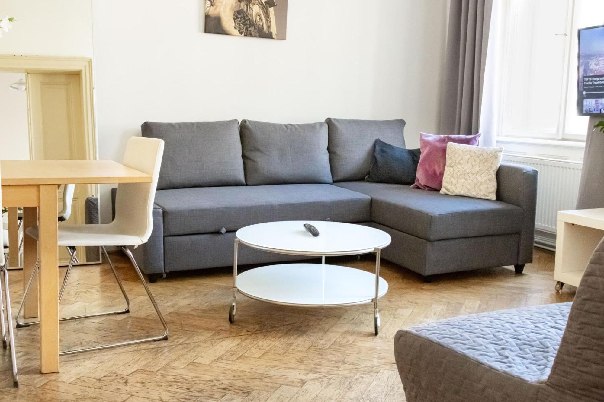 Apartments In Mala Strana - 10 Minutes From Charles Bridge Prague Exterior photo