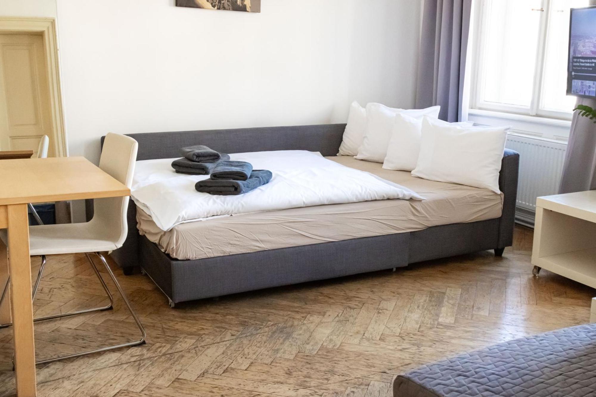 Apartments In Mala Strana - 10 Minutes From Charles Bridge Prague Exterior photo