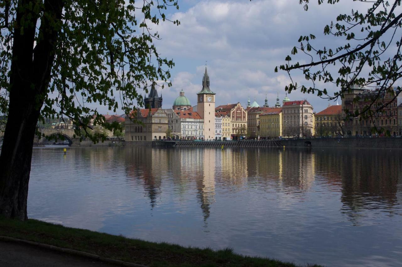 Apartments In Mala Strana - 10 Minutes From Charles Bridge Prague Exterior photo